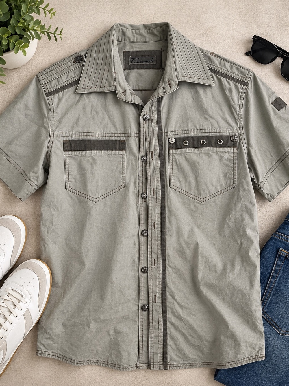 7 Diamonds Men’s Gray Utility Short Sleeve Button-Up Shirt – Size M